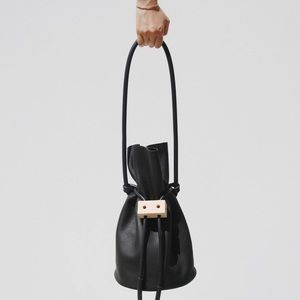 Building Block Cable + Outlet Tote